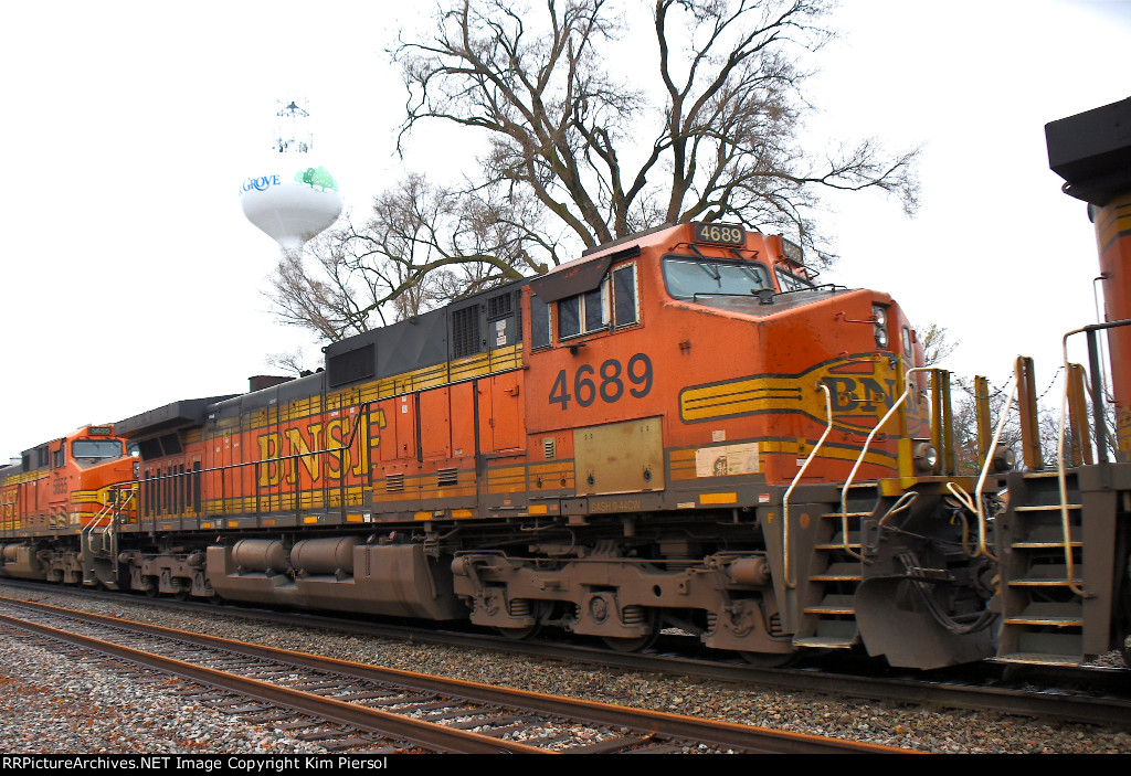 BNSF 4689